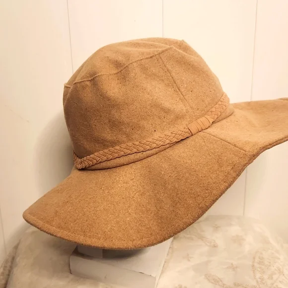 Anthropologie | Accessories | Anthropology Nwt Beige Felt 